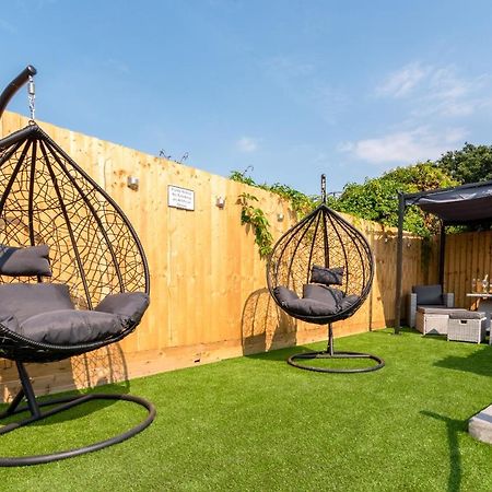 Exquisite Cardiff Apartments- With Garden Lounge & Games Room Экстерьер фото