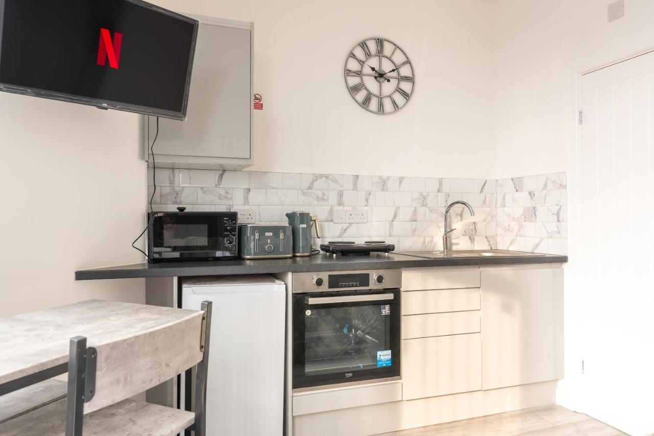 Exquisite Cardiff Apartments- With Garden Lounge & Games Room Экстерьер фото