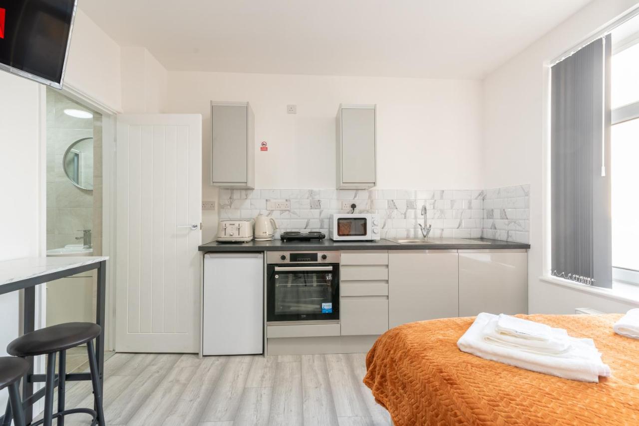 Exquisite Cardiff Apartments- With Garden Lounge & Games Room Экстерьер фото