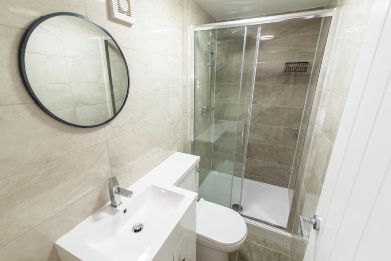 Exquisite Cardiff Apartments- With Garden Lounge & Games Room Экстерьер фото