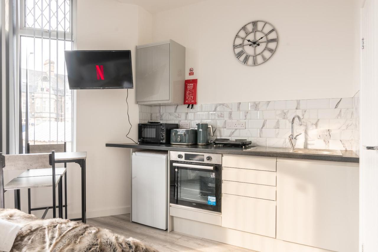 Exquisite Cardiff Apartments- With Garden Lounge & Games Room Экстерьер фото